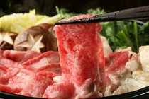 Takuan Botantei_Sukiyaki - The aroma spreading from the hot pot and the melt-in-your-mouth flavor are irresistible!