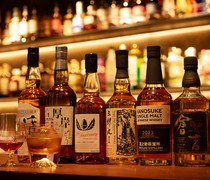 Tori no koku Bar Time to Drink_Japanese Whiskey - Savor rare and well-selected selections to your heart's content in a space that exudes a sense of beauty.