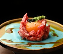 Kobe Beef Teppan Steak Sayaka_"Kobe Beef Yukhoe" - a dish with a rich, melt-in-your-mouth flavor and elegant sweetness