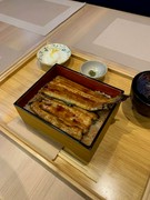  "Domestic Unagi Rice Bowl (Premium) with Liver Soup" is made by carefully grilling each and every domestically produced eel. 