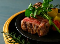 Okome to Wagyu Nakatake_Wagyu - A melt-in-your-mouth flavor fascinates with every bite.