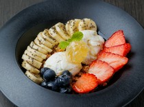  
  营养与美味兼具的甜品“浓郁口感的希腊酸奶” 