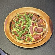  岛上猪肉和苦瓜各半披萨 