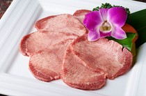 烧肉 香枫苑_《Salted Tongue》的令人上瘾的质感