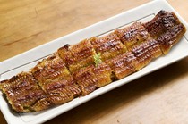 Kansaifu Jiyaki Unagi to Hitsumabushi Amanohaku_Long grilled fish (one fish