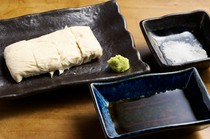 Kansaifu Jiyaki Unagi to Hitsumabushi Amanohaku_Yuba sashimi from a soy sauce shop