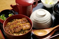  小份鳗鱼饭 