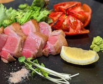  책 참치의 희귀 스테이크 