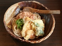  Vegetable tempura bukkake udon 
