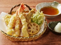 Wagyu Seihousya_Shrimp and vegetable tempura platter