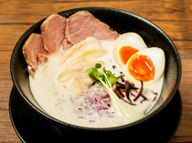  Special Chicken Paitan Ramen - This is the most popular choice, and it is delicious in every last drop. 
