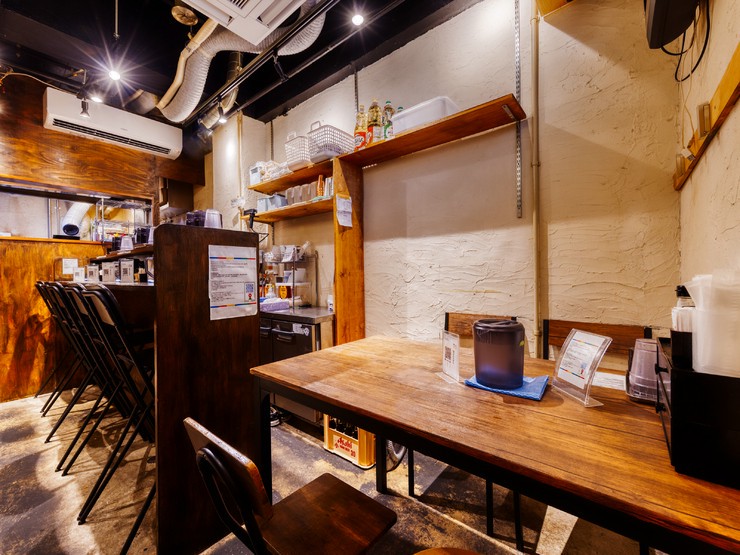 麵WATOMOARE...chicken paitan ramen Osaka floor