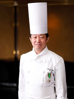 Buffet Dining Tower Restaurant_Takahiro Ota