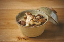  奶油燴大理石紋平野雞 