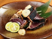  Using seasonal and carefully selected ingredients. Flavorful "straw-grilled" dishes 