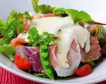  起司醬火腿沙拉 