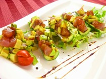  酪梨金槍魚韃靼 