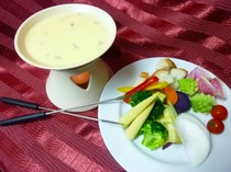  戈貢佐拉起司火鍋 