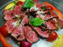  와규 타타키의 카르파치오 
