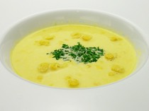  玉米湯或南瓜湯（熱或冷） 