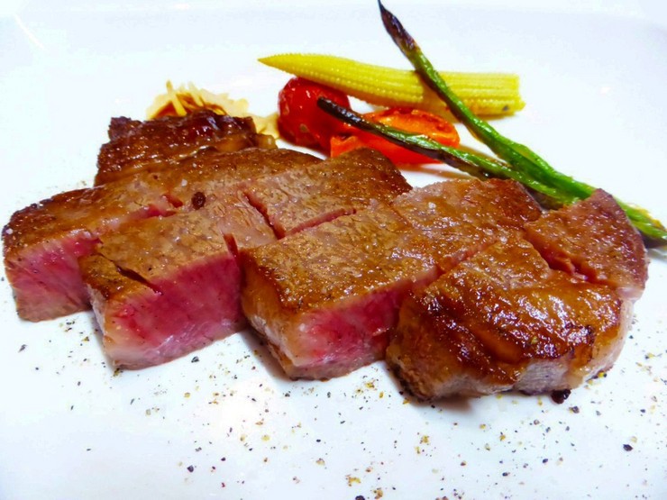 牛排和葡萄酒 拉·戈洛尼亞