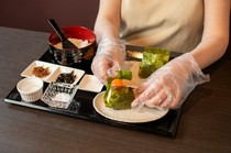  Make your own rice ball set (with tea) 