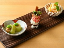  调动五感，享受传统与新式风格交织的寿喜烧与时令菜肴的“六套餐”  