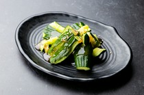  Cucumber with plum jelly 