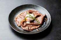  Grilled Japanese beef yukke topped with a soft-boiled egg 