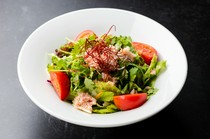  Ethnic-style crab and coriander salad 
