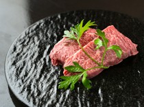  소재 그 자체의 맛을 소중히, 구워 올리면 풍부한 향기가 퍼지는 “미야비의 특선 하라미” 