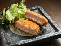  두꺼운 햄 커틀릿 