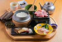  Luxurious Stone-Grilled Wagyu Beef Set Meal - The heat of the stone brings out the harmony of the beef and rice 