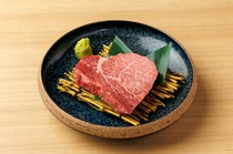  Wagyu beef fillet steak (100g) 