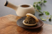  Hojicha Monaka Ice Cream, made by Kappo Takeda 