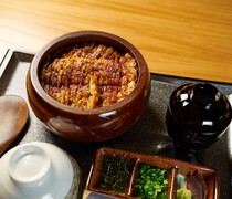  四種不同口味！一碗即可品嚐四種不同風味的日式拌飯。 