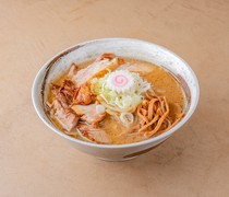  중화 냄비에서 호쾌하게 볶은 야채와 향미유의 맛을 맛볼 수 있는 「된장」 
