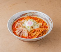  농후한 감칠맛과 매운맛이 겹치는, 야미츠키의 『매운 된장』 