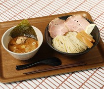  어패류의 맛과 돼지뼈의 깊은 감칠맛을 농축 『농후 어패류 돼지뼈 츠케멘 병모리(200g)or 대성(300g)』 