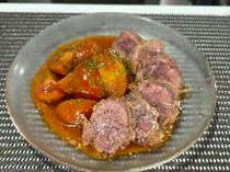  스네 고기 콩피의 차가운 발효 토마토 폰즈 