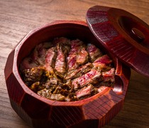  A treat for lunchtime. Enjoy the changing flavors of "Extreme" Today's Akaushi Beef Shigure-ni (meat/approx. 100g). 