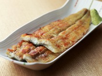 Unagi Hitsumabushi Bincho Mitsukoshi Ginza Location_If you want to enjoy the deliciousness of eel, try this! "Upper Shirayaki (Nanakiri)" served with white soy sauce and wasabi