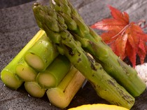 Washoku Teppan Ginza Sakutsuki_Grilled asparagus with butter