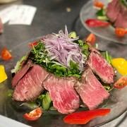 肉和海鲜guriru Passe-temps 天文馆店_烤牛肉和热凯撒沙拉