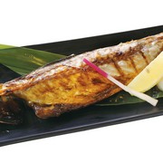 Chanko Sakaba Edosawa Ryogoku-Ekimae Branch_Edozawa specialty: Grilled fatty Kinka mackerel (half)