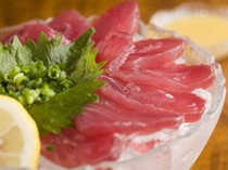 Ichifuku Makurazaki no Ajidokoro_Buen Katsuo no Arai Fu uses bonito processed on-ship immediately after they are caught, keeping their meat beautifully red