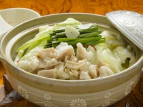 Ichifuku Makurazaki no Ajidokoro_"Motsunabe" is a dish where the sweetness of domestic beef tripe and cabbage blends well with the salty soup.