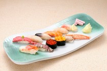 Sushi Yoshi_Our most popular "Omakase Nigiri" is a set of 12 pieces of high-quality seasonal fresh fish.