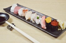 Futagoyama Shoji_If you want to enjoy the seafood of Hokkaido, try the "Omakase Nigiri" (10 pieces)