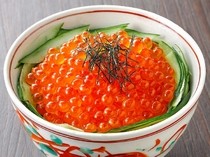 Kyodo Ryori Tei Sugi no Me_The "Sugi no Me Special Roe Rice Bowl" is a traditional dish, offering the distinctive flavors of roe pickled in soy sauce.